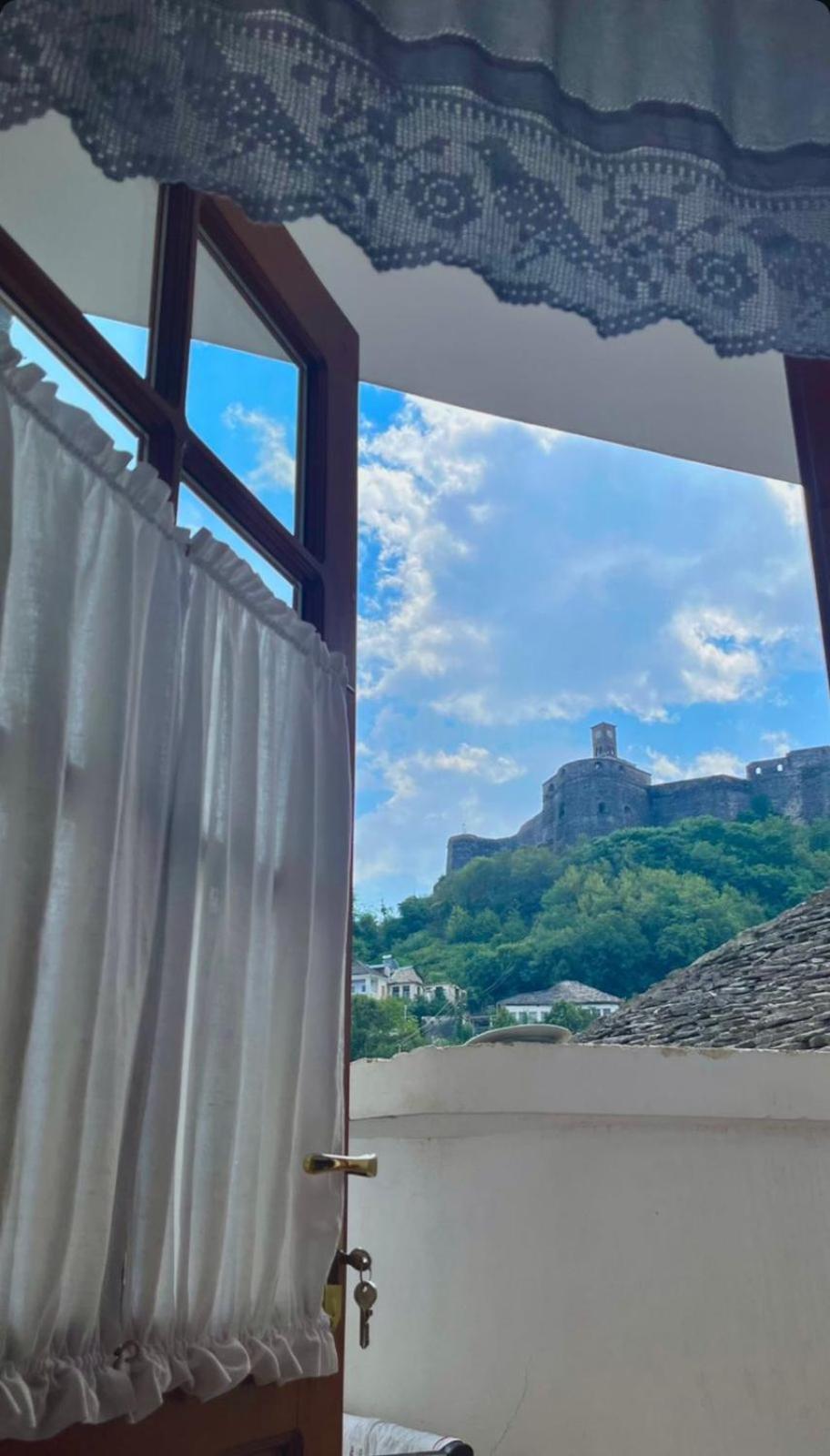 Cico Hostel &Private Room Gjirokastër Exterior foto